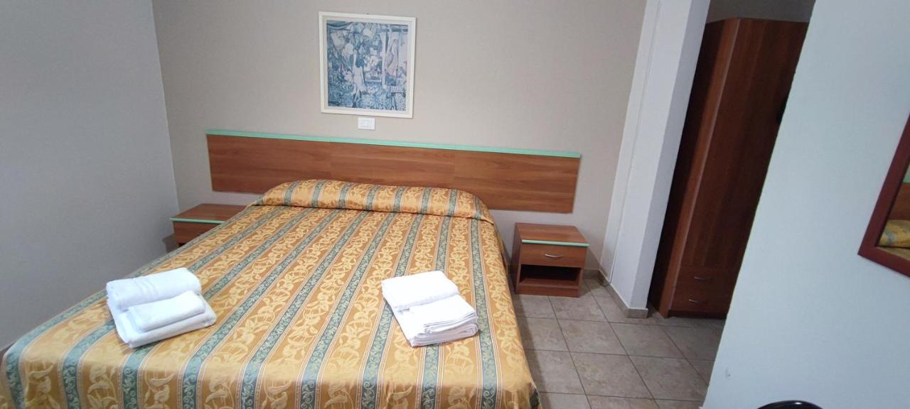 Hotel Zeus Lido Di Classe Room Only Екстериор снимка
