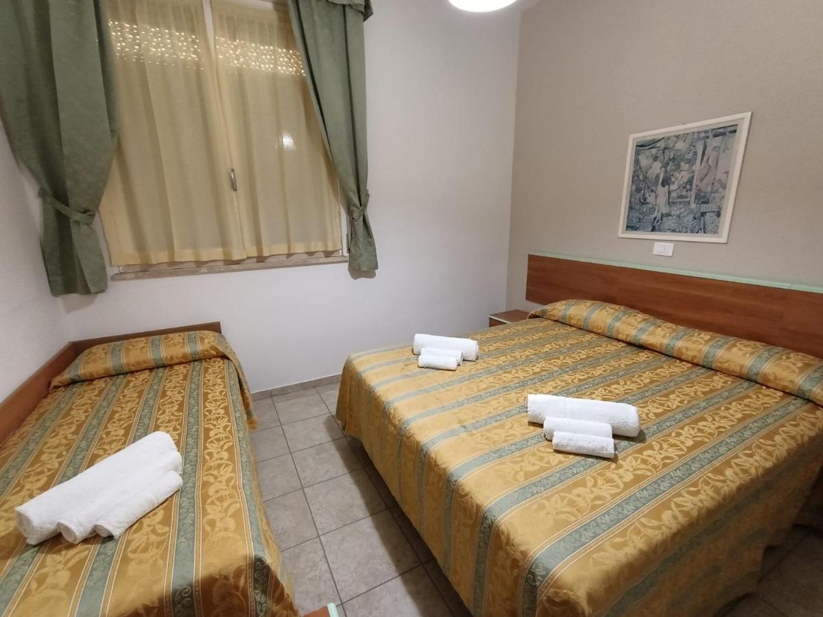 Hotel Zeus Lido Di Classe Room Only Екстериор снимка