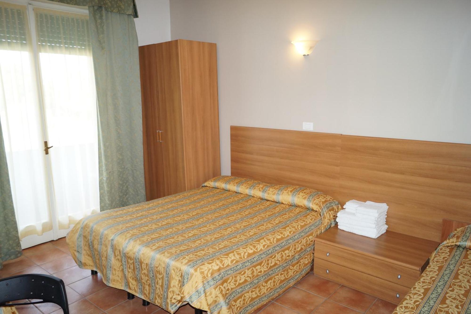 Hotel Zeus Lido Di Classe Room Only Екстериор снимка