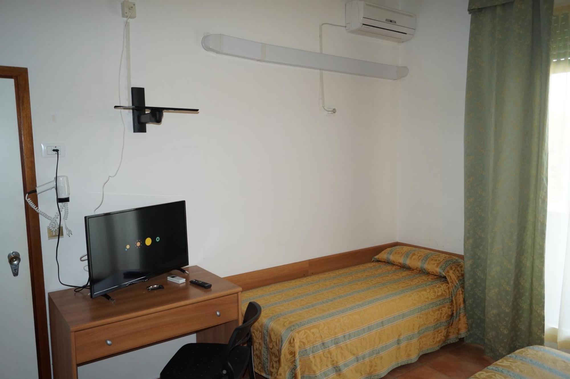 Hotel Zeus Lido Di Classe Room Only Стая снимка