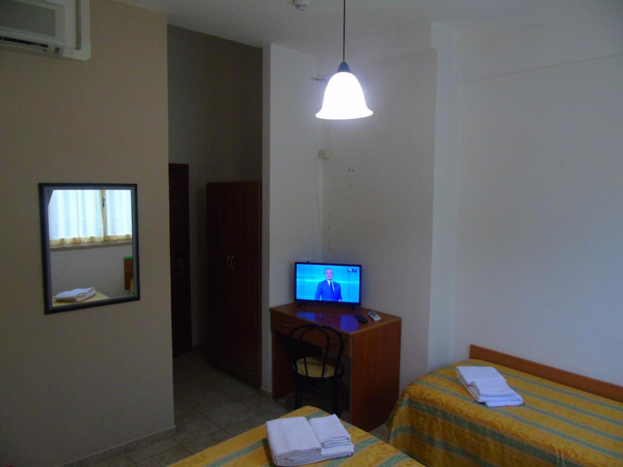 Hotel Zeus Lido Di Classe Room Only Екстериор снимка