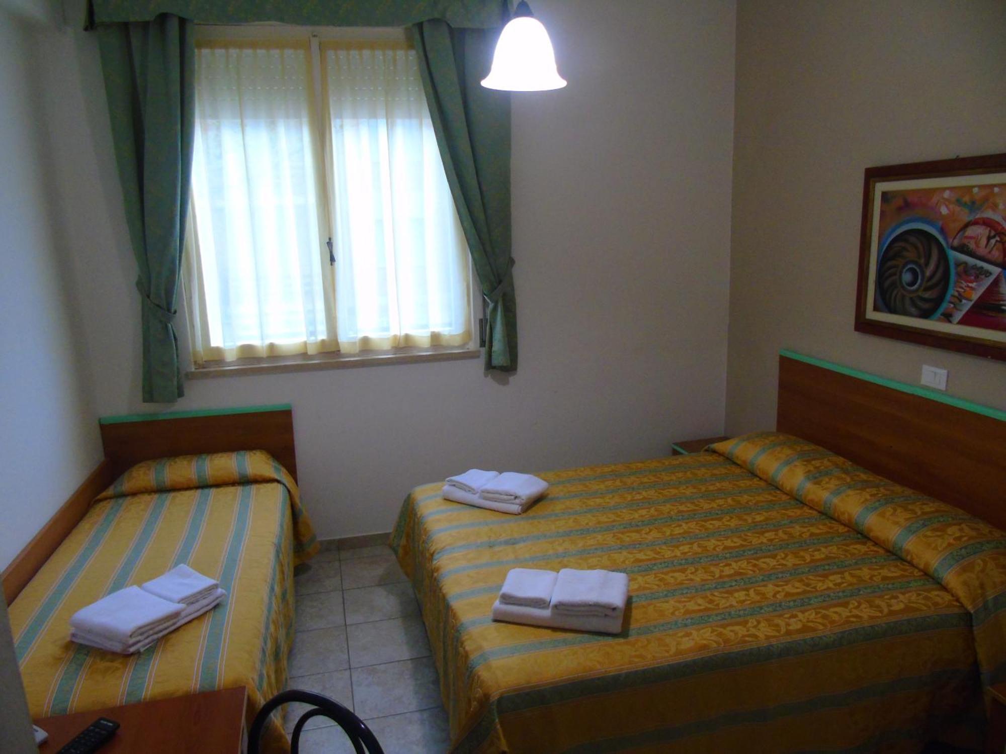 Hotel Zeus Lido Di Classe Room Only Екстериор снимка