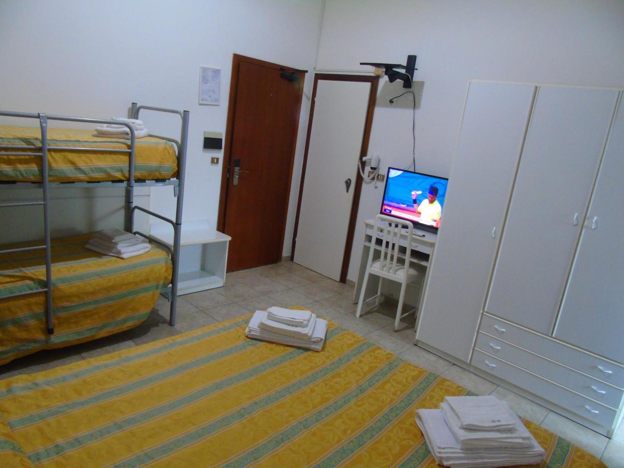 Hotel Zeus Lido Di Classe Room Only Екстериор снимка