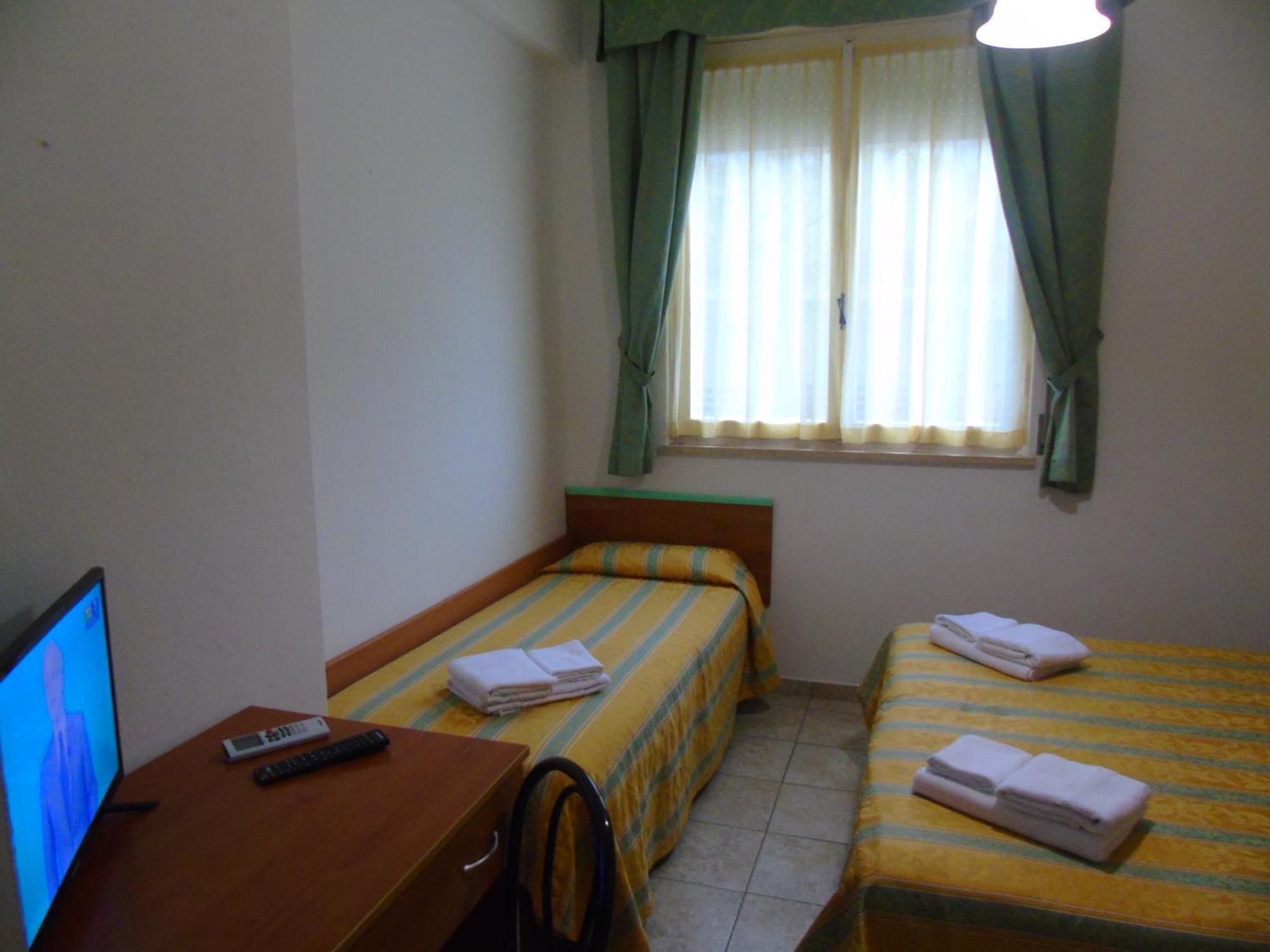 Hotel Zeus Lido Di Classe Room Only Екстериор снимка